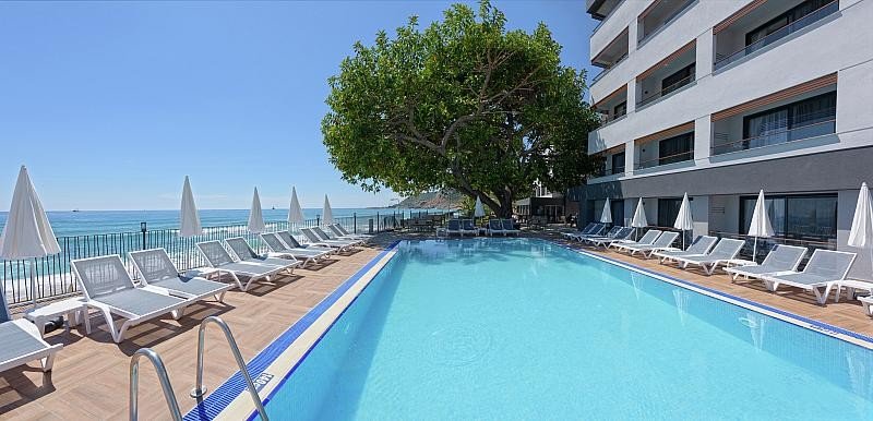 Alanya utazás Floria Beach