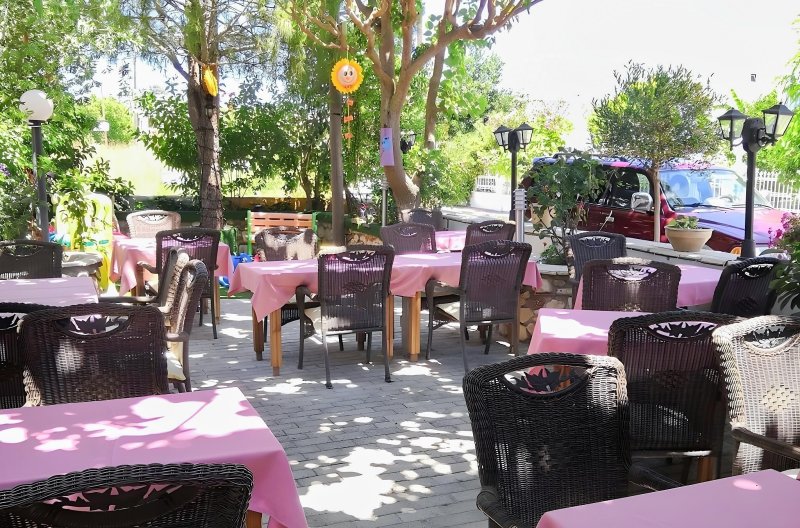 Zakynthos utazás Georgina Inn