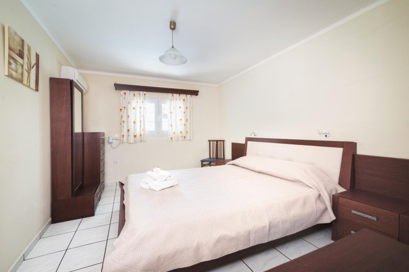 Zakynthos utazás Georgina Inn