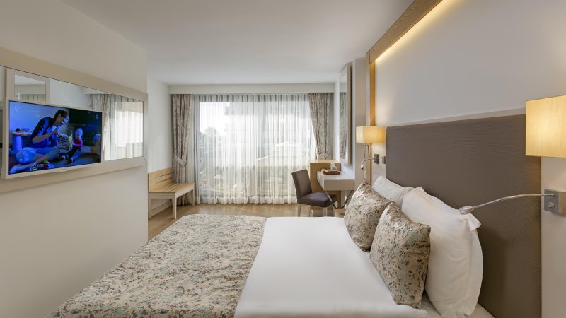 Glamour Resort & Spa Side