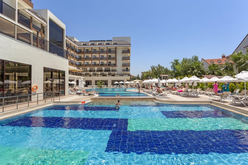 Glamour Resort & Spa Side
