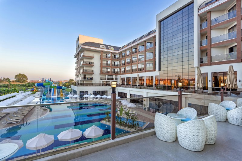 Glamour Resort & Spa Side