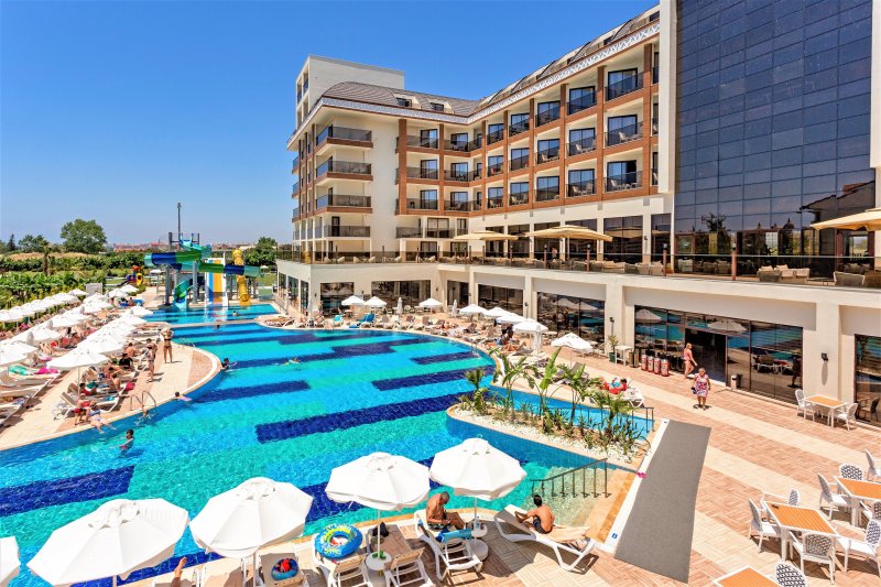 Glamour Resort & Spa Side