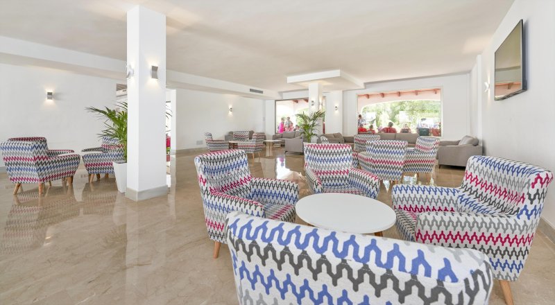 Mallorca utazás Globales Bouganvilla