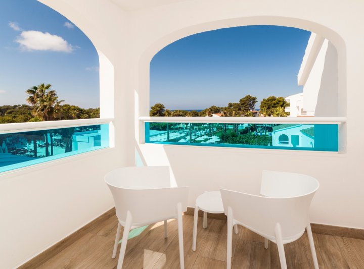 Lakosztály - Erkélyes