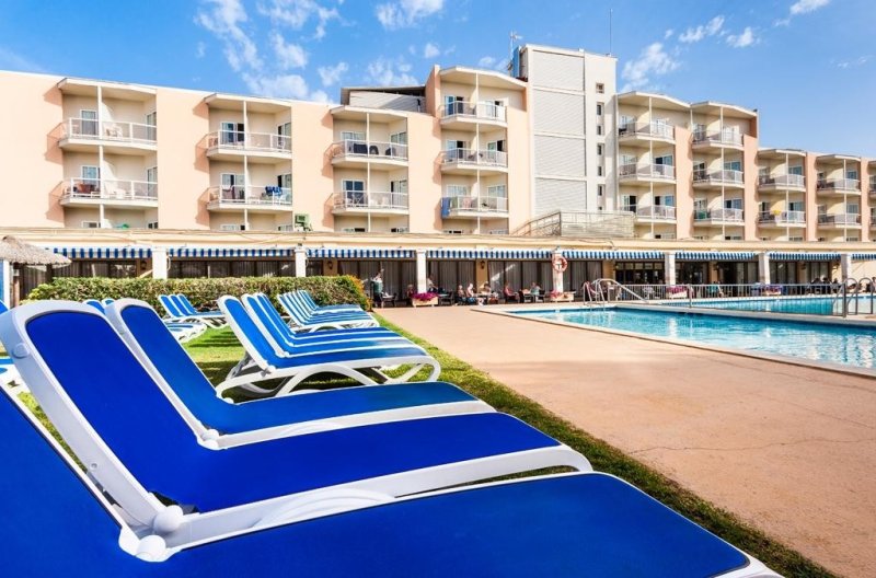 Mallorca utazás Globales Playa Santa Ponsa 