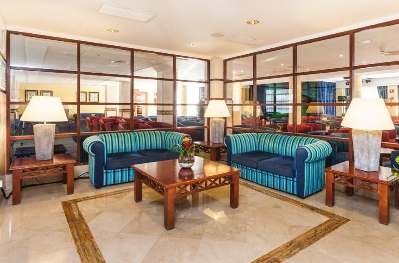 Mallorca utazás Globales Playa Santa Ponsa 