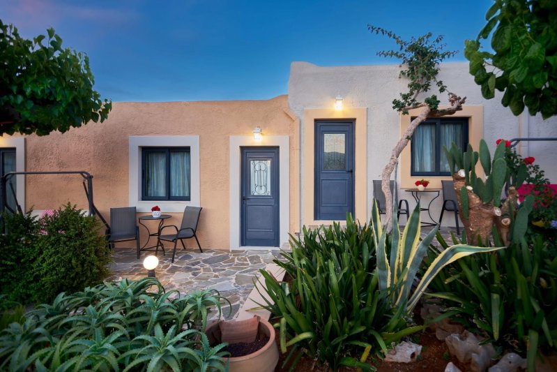 Golden Bay Apartments – Garden Haven Kréta Malia