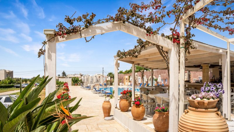 Golden Bay Apartments – Garden Haven Kréta Malia