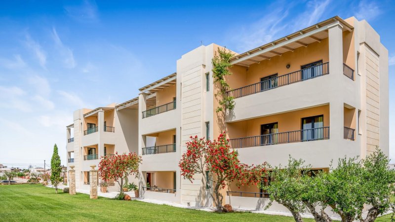 Golden Bay Apartments – Garden Haven Kréta Malia