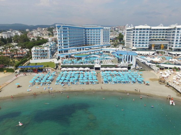 Alanya utazás Granada Luxury Beach