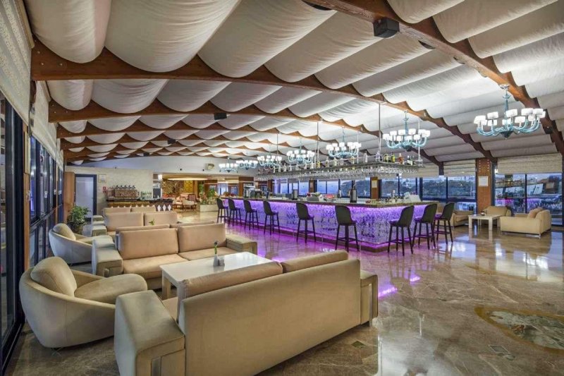 Alanya utazás Granada Luxury Resort