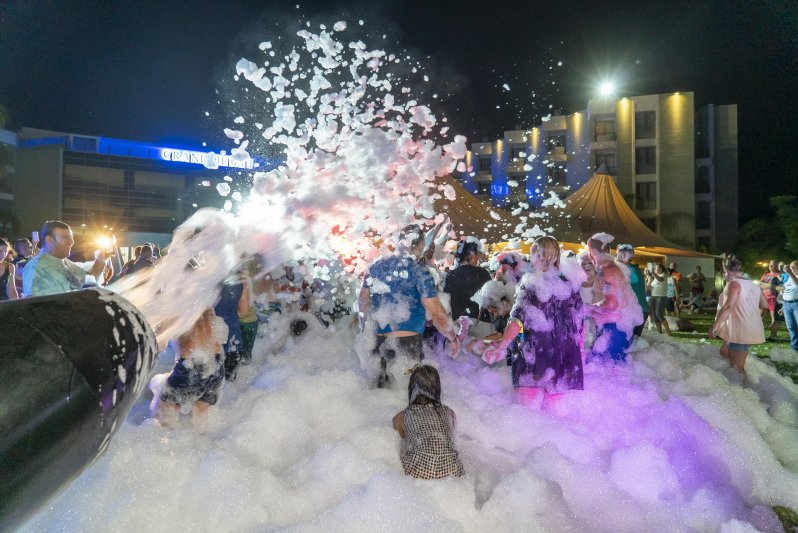 Kusadasi utazás Grand Belish