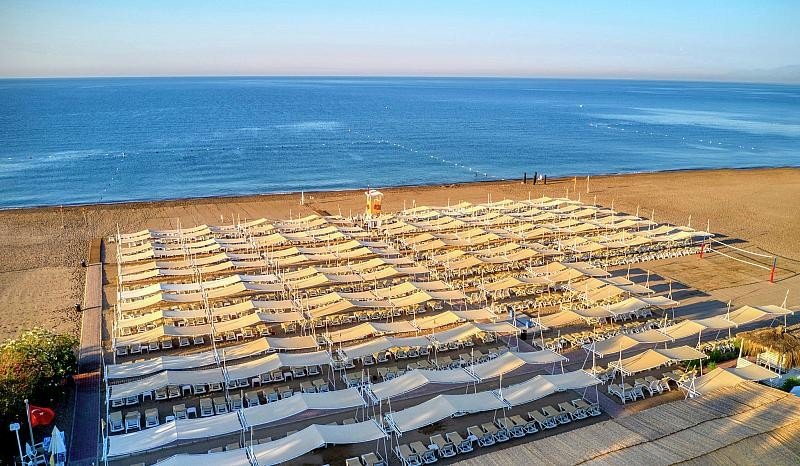 Antalya utazás Grand Park Lara