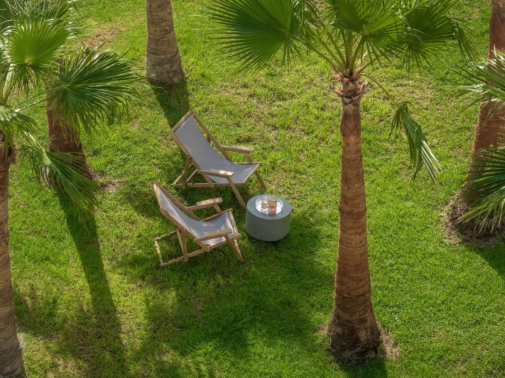 Bungaló medencére néző kilátással