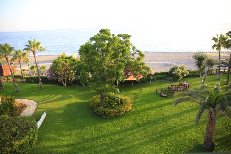 Alanya utazás Gypsophila Holiday Village