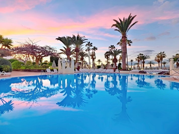 Tenerife Playa de las Americas utazás H10 Las Palmeras