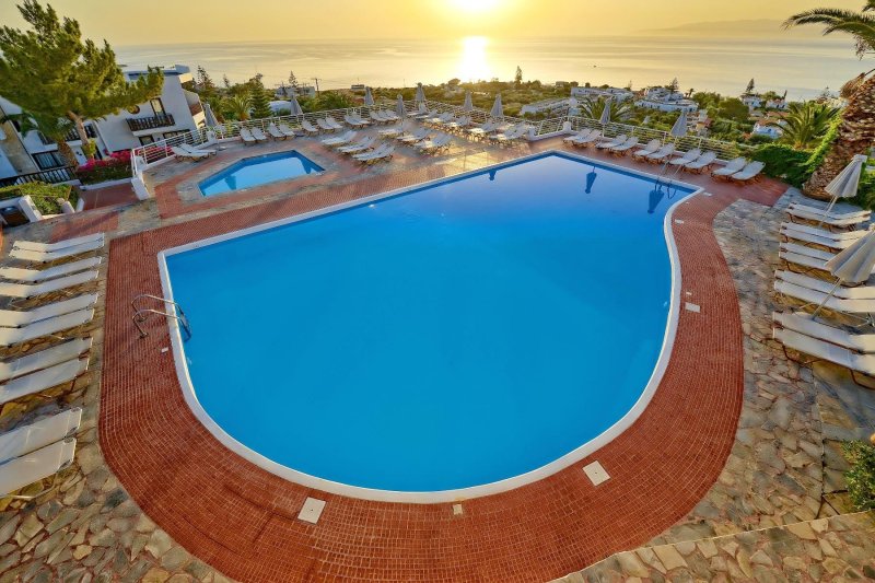 Kréta Hersonissos utazás Hersonissos Village