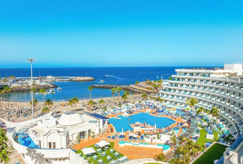 Tenerife Costa Adeje utazás Hovima La Pinta Beachfront Family Hotel