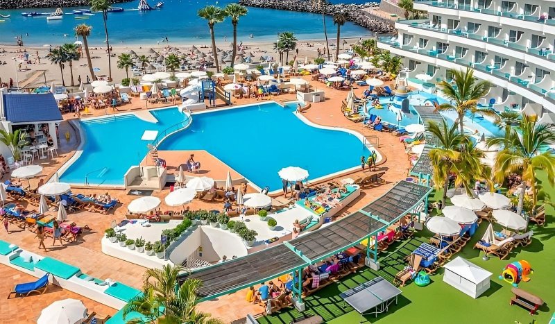 Tenerife Costa Adeje utazás Hovima La Pinta Beachfront Family Hotel
