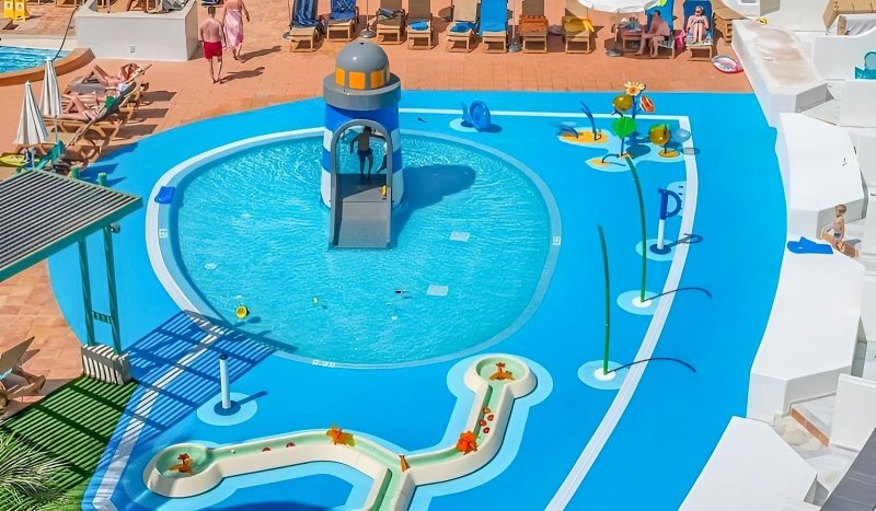 Tenerife Costa Adeje utazás Hovima La Pinta Beachfront Family Hotel