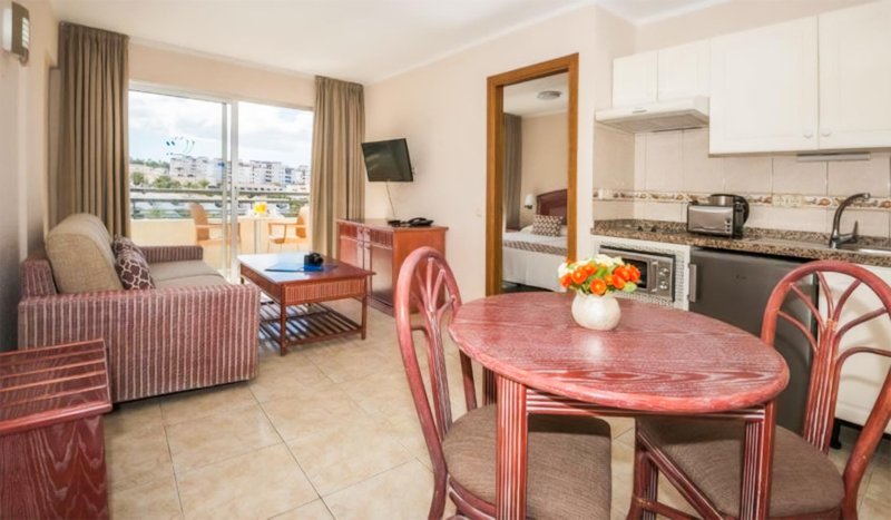 Tenerife utazás Hovima Santa Maria