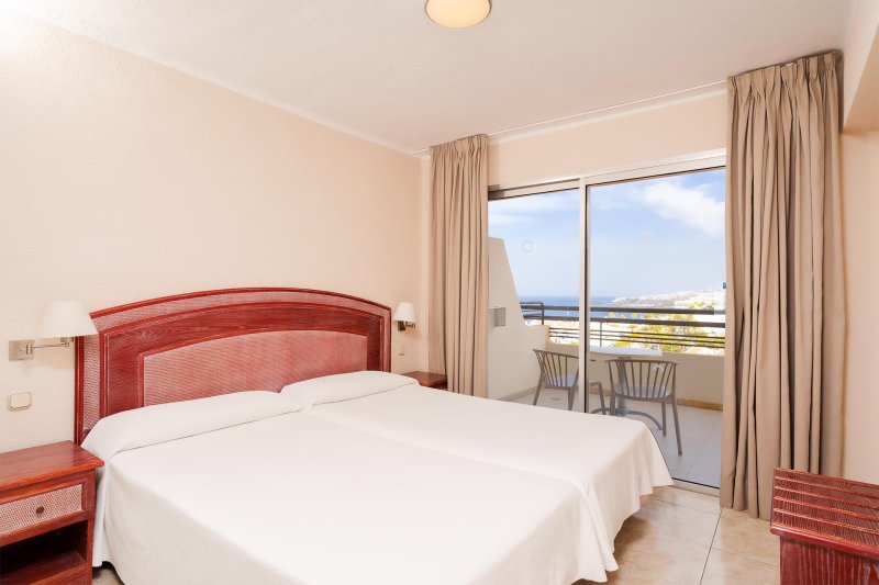 Tenerife utazás Hovima Santa Maria