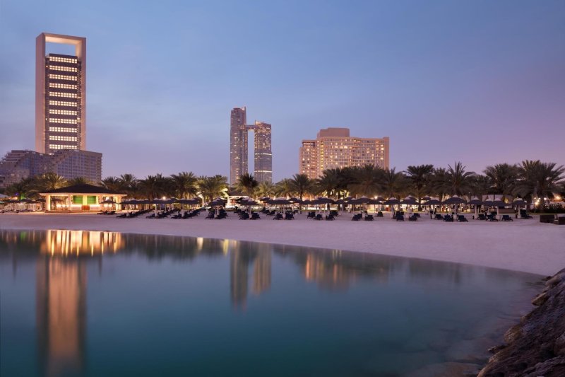 Abu Dhabi utazás Intercontinental Abu Dhabi