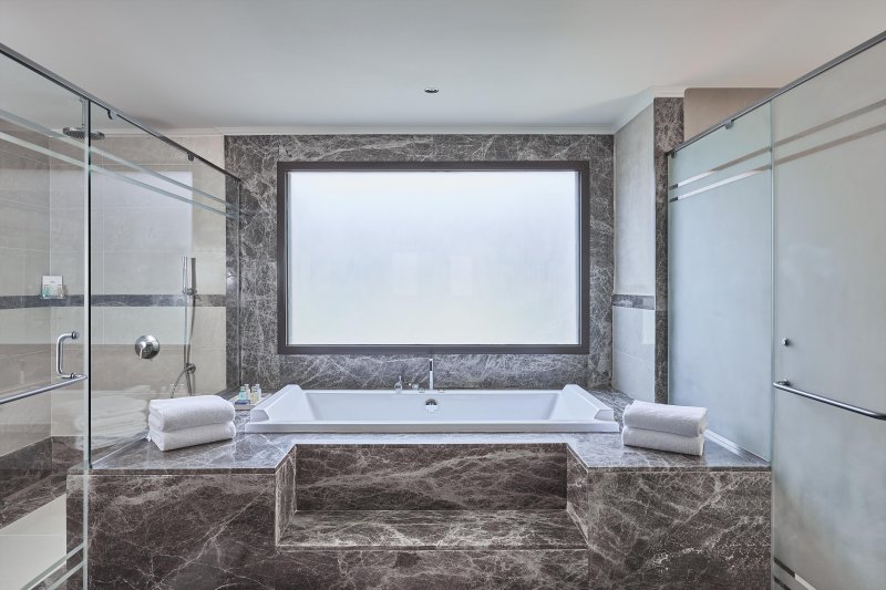 Executive suite fürdőszoba