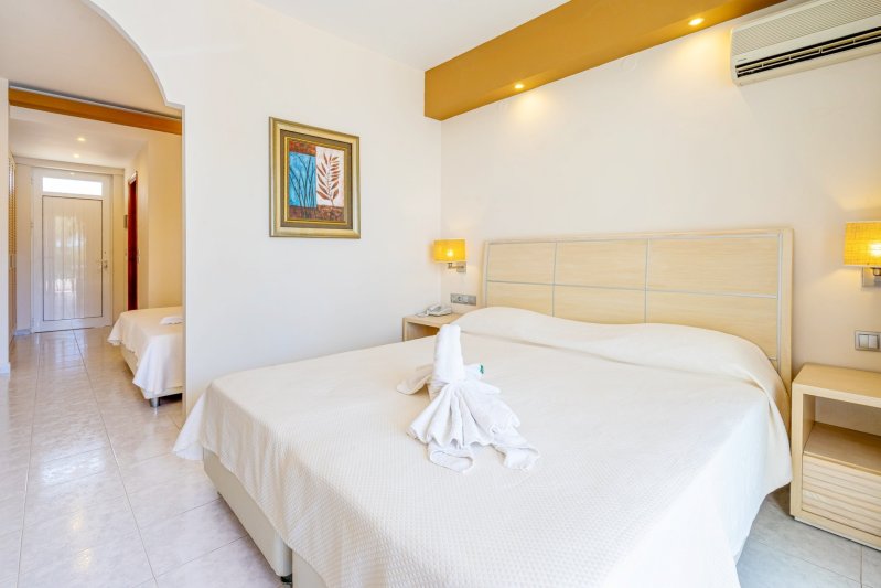 Rodosz utazás Kamari Plus