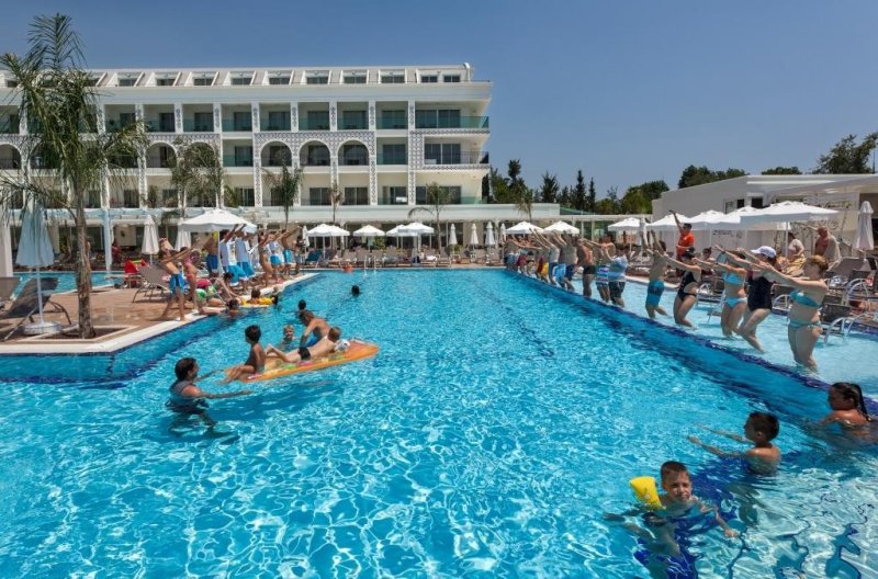 Kemer utazás Karmir Resort