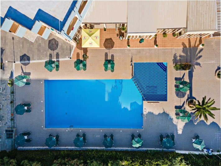 Kréta Adelianos Kampos utazás Kathrin Beach