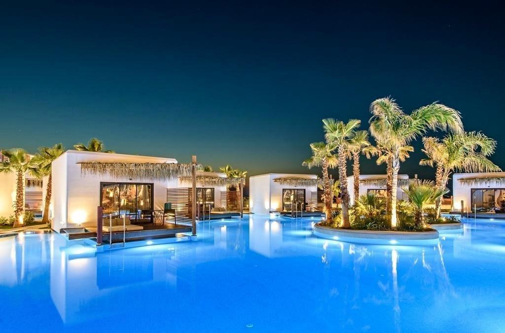Bungalók közös medencével