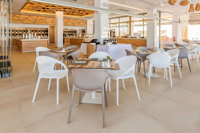 Kréta Kalyves utazás Kiani Beach Resort