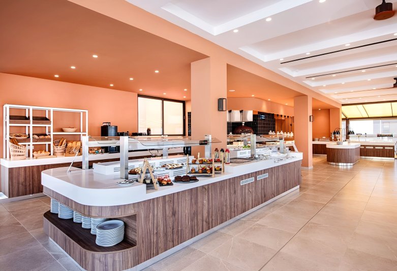 Kréta Kalyves utazás Kiani Beach Resort