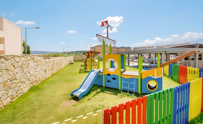 Kréta Kalyves utazás Kiani Beach Resort