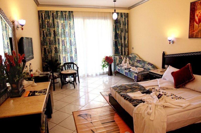 Hurghada utazás King Tut Resort