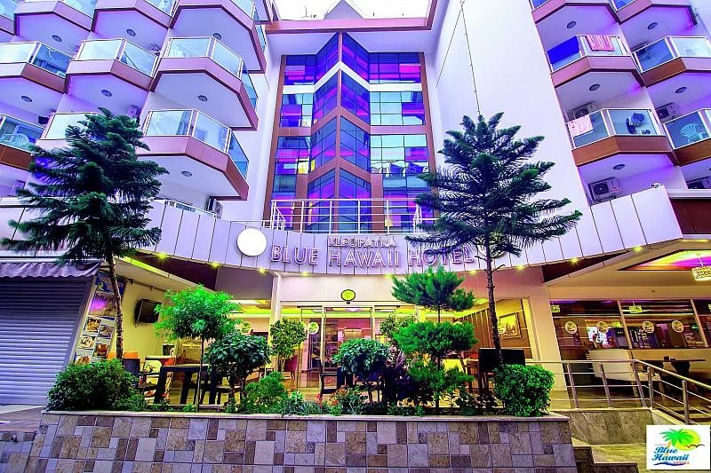 Alanya utazás Kleopatra Blue Hawaii 