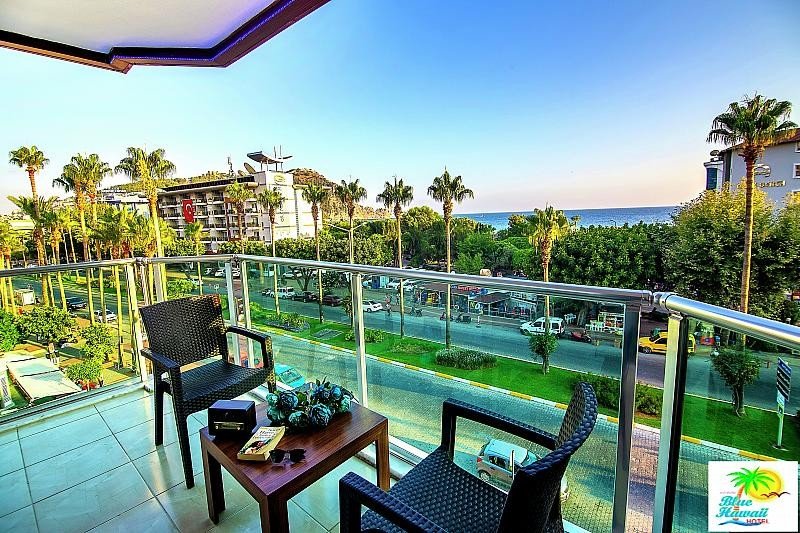 Alanya utazás Kleopatra Blue Hawaii 