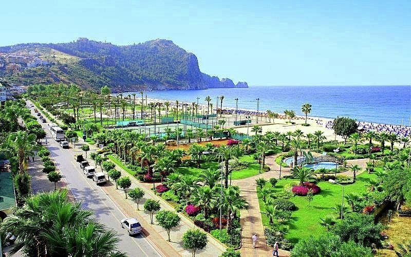 Alanya utazás Kleopatra Blue Hawaii 