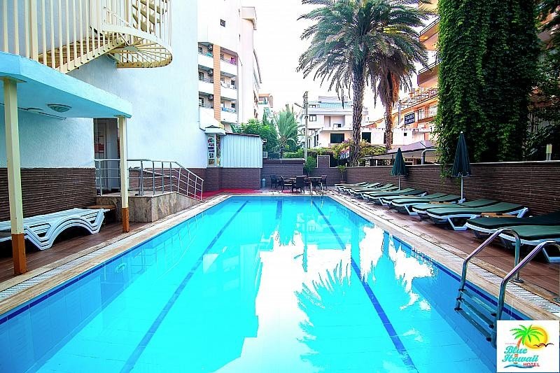 Alanya utazás Kleopatra Blue Hawaii 