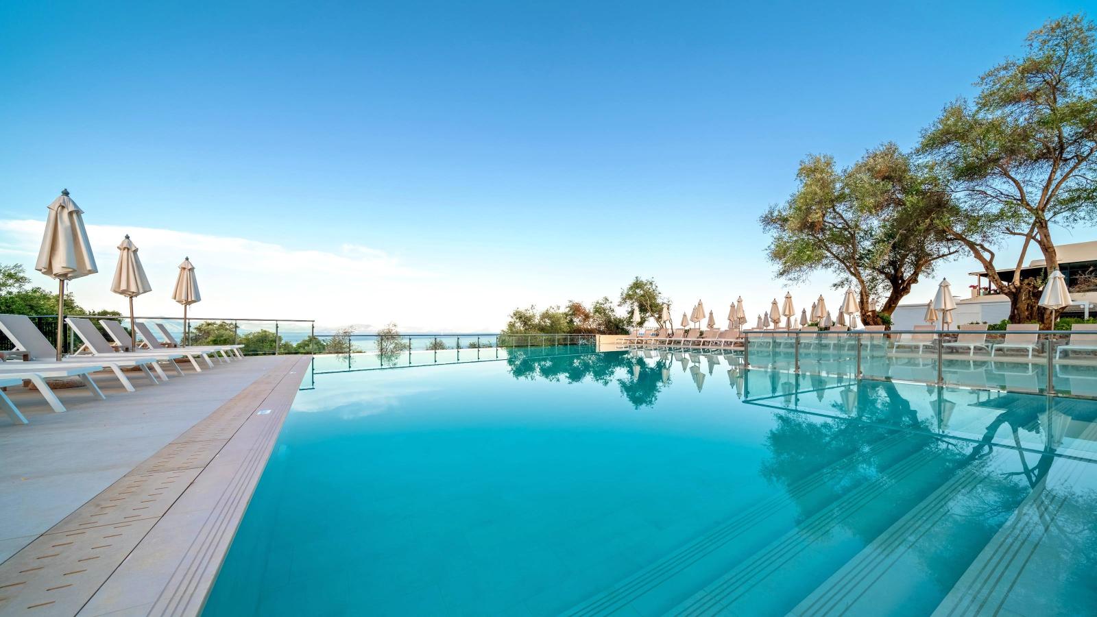 Aeolos Beach Resort Korfu Perama