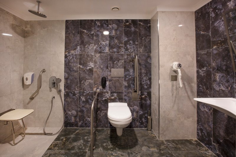 Akadálymentesített szoba - fürdőszoba