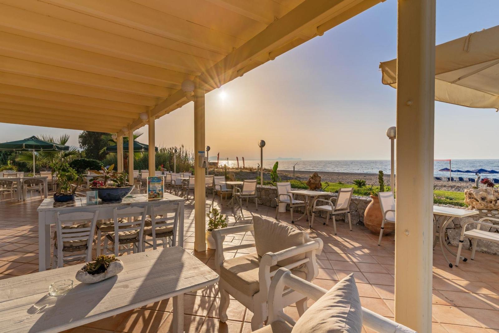 Kathrin Beach Kréta Adelianos Kampos