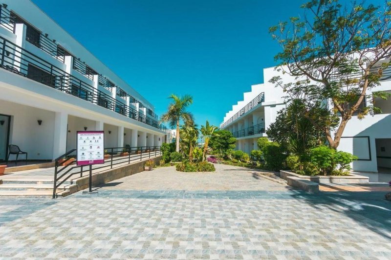 Hurghada utazás La Rosa Waves