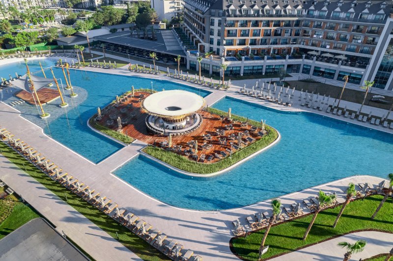 Lago Hotel Side