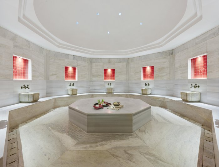 Antalya utazás Lara Barut Collection