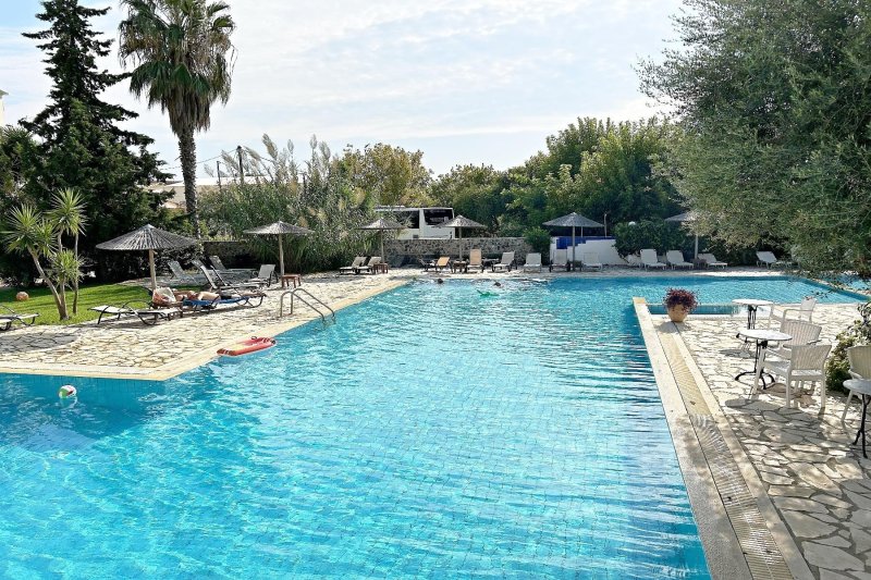 Korfu utazás Likithos Village