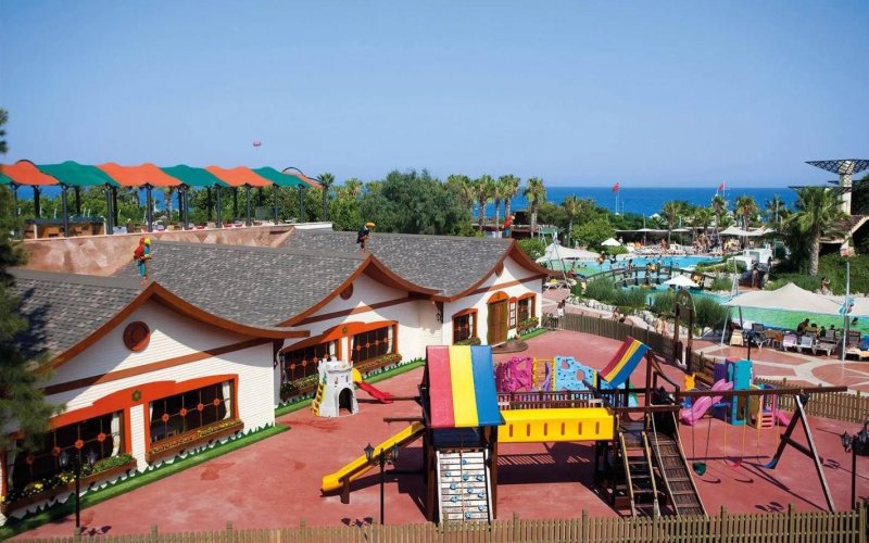 Kemer utazás Limak Limra