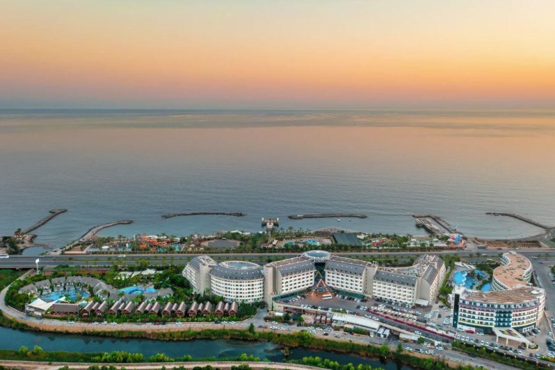 Alanya utazás Long Beach Resort